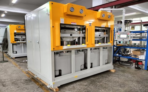 碳纖維熱壓成型機在光伏、儲能、風電中的關(guān)鍵作用