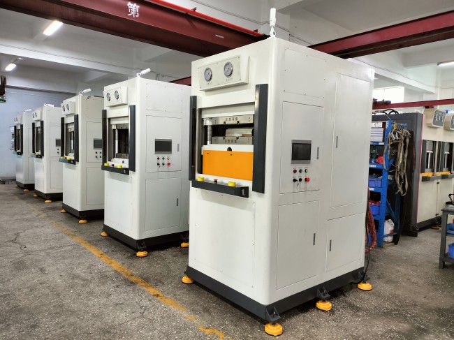玻纖熱壓成型機-100T-1200T玻纖熱壓機